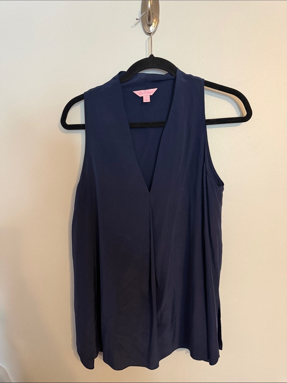 Lilly Pulitzer 100% Silk Navy V Neck Sleeveless Blouse Top M